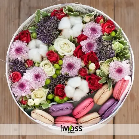 Kutuda Mevsim Çiçekleri ve Makaronlar