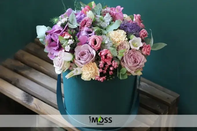 Siyah Kutuda Vip Mevsim Çiçekleri