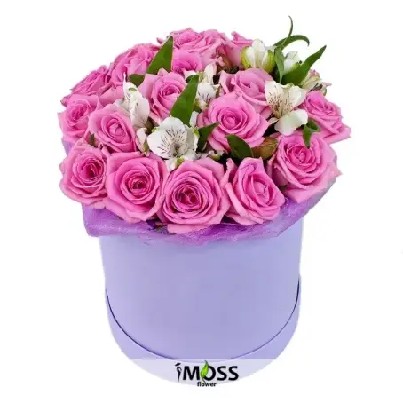 renkli kutuda pembe güller