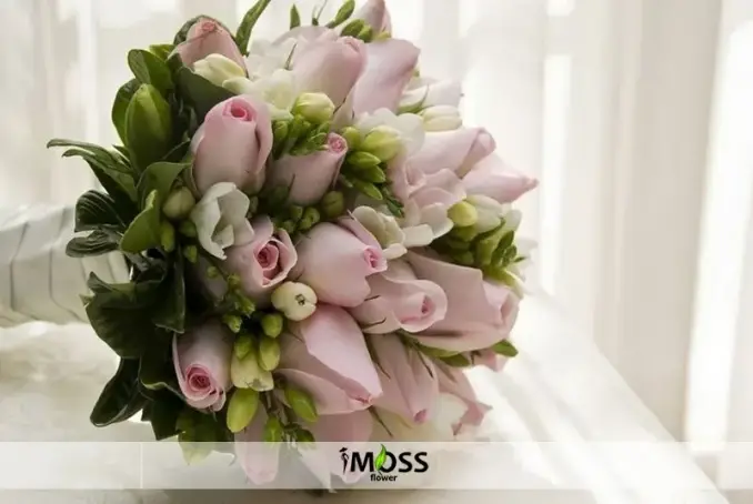 Pembe Gül Ve Frezya Gelin Buketi